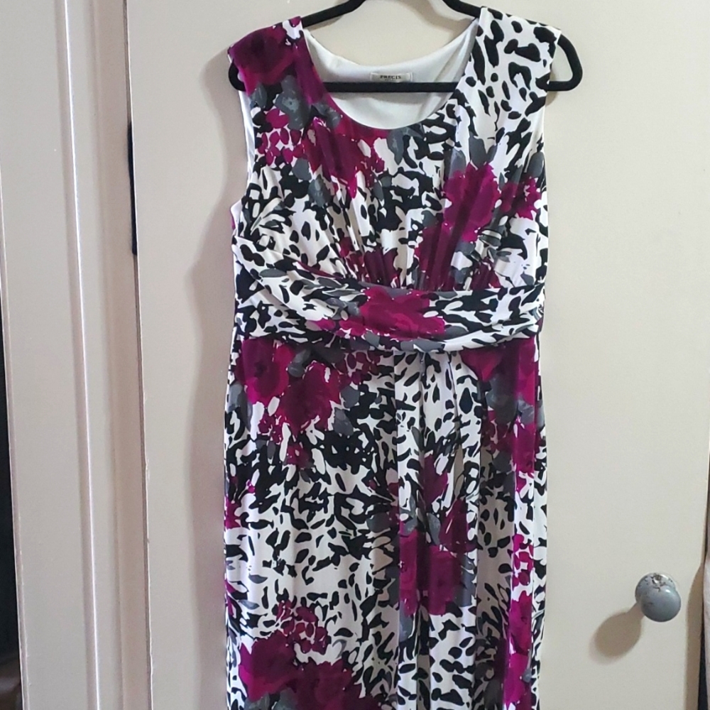 #28 - [16] Precis Petite Dress Purple flower Contrast - Black/White/Grey…